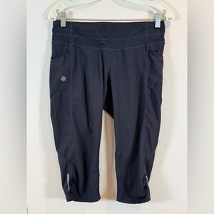 🔥NWOT Athleta Women’s Black Capri Leggings Size M🔥